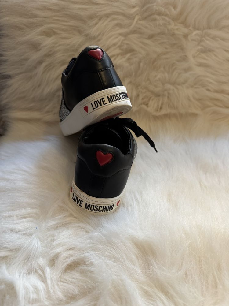 LOVE MOSCHINO Сникърси JA15103G1CIA0000 Черен