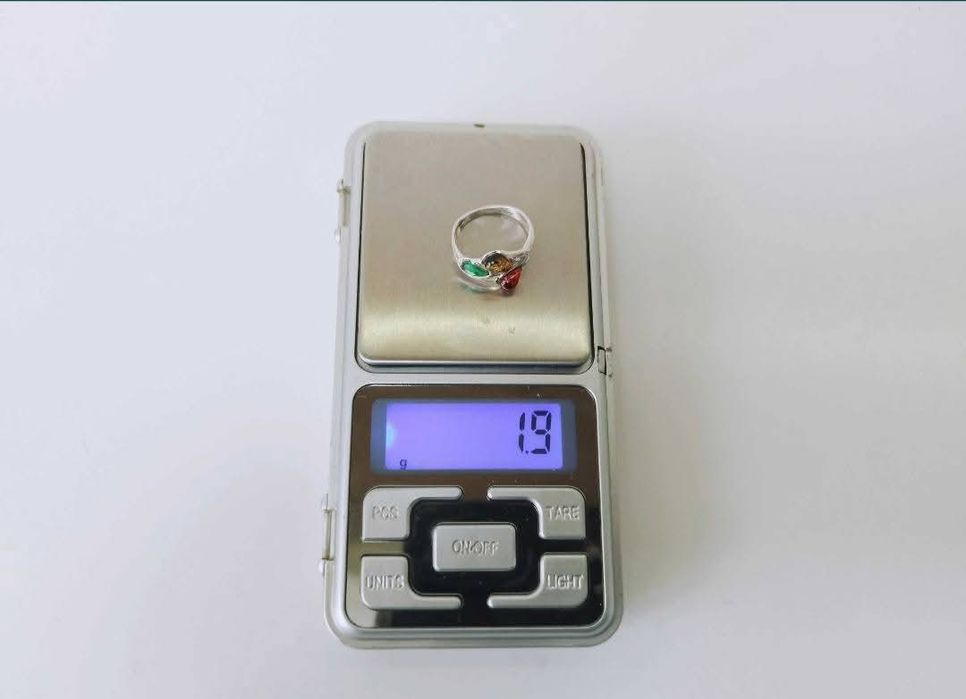 Vechi inel din argint de 925 cu trei pietre, Danemarca