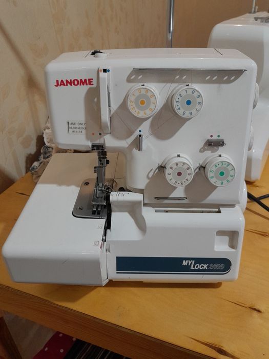 janome оверлок .