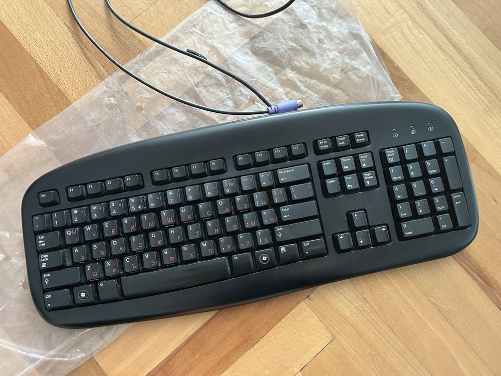 Logitech клавиатура - y-su61