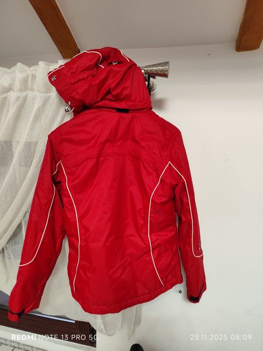 Geaca captușită roșie[100]&neagră[50]