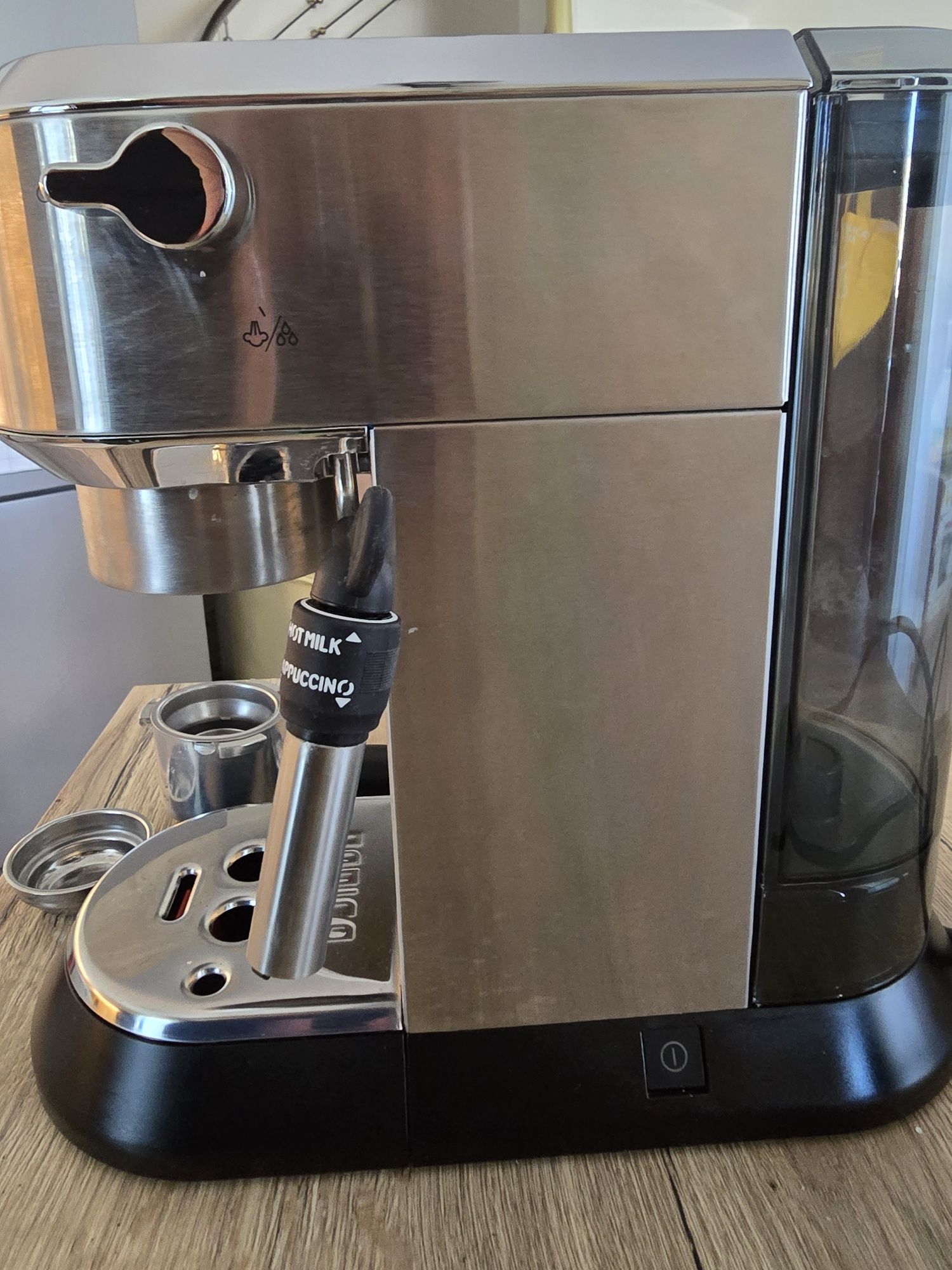 Кафе машина DeLonghi EC685.M DEDICA