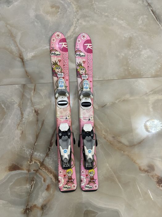 Costum / schiuri / clapari / casca / manusi