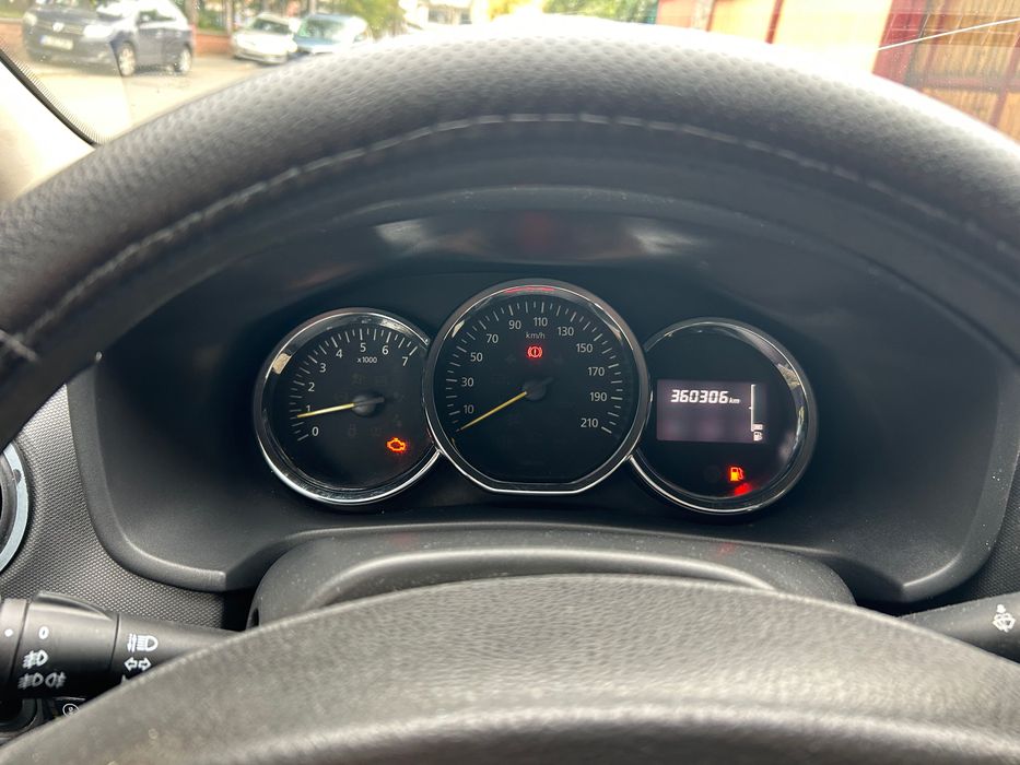 Vând taxi logan 2 an 2016 motor 1.2