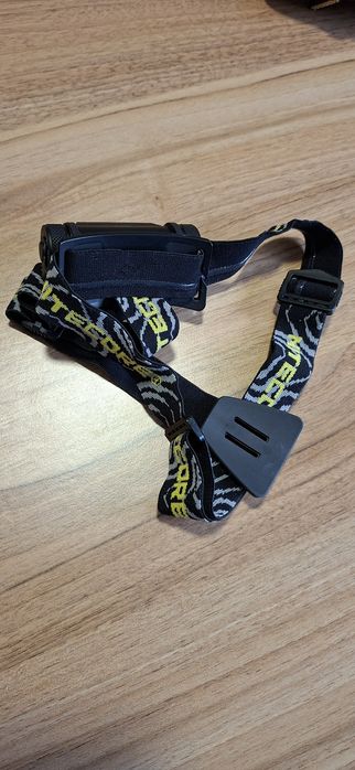 Lanterna frontală Nitecore hc60 v2