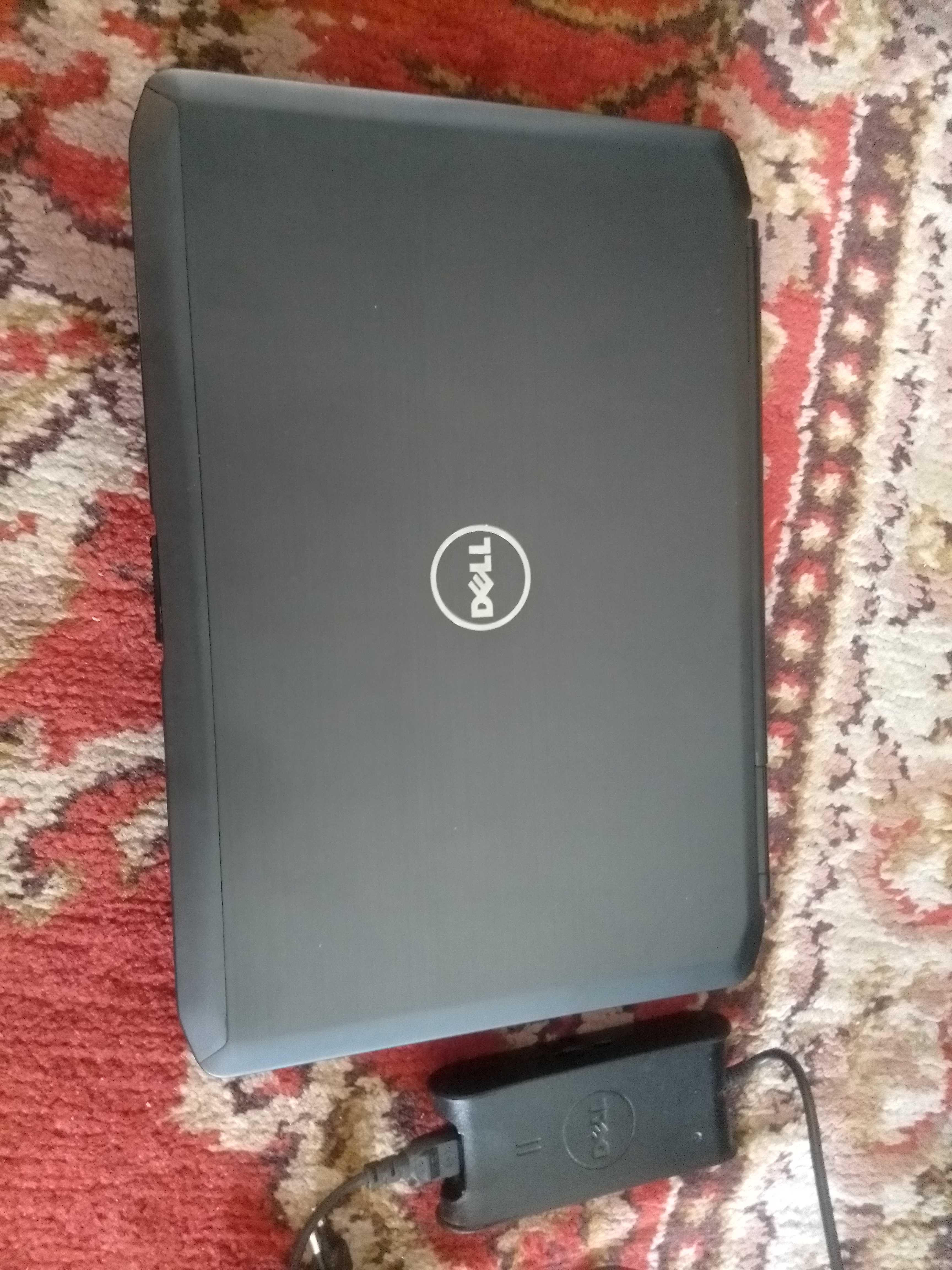 Laptop Dell cu procesor I5-3320M