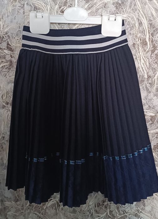 Продам юбку для школы 1 класс или в детский сад.