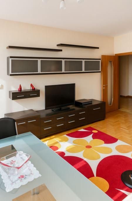 Дава се под наем Двустаен апартамент в Варна, Център - 70 кв.м за 500 € - Снимка #2