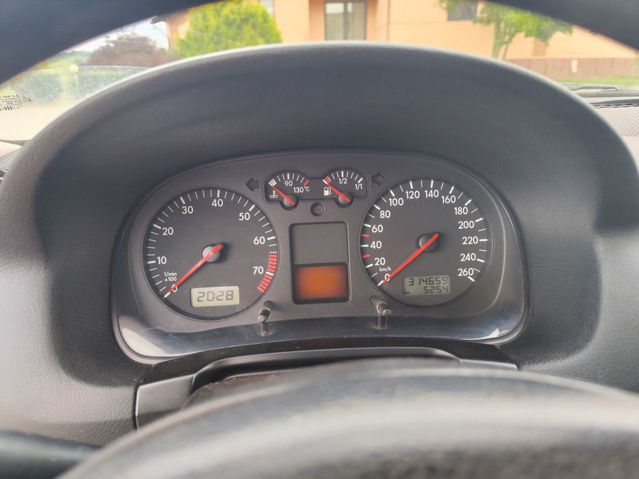 Volskwagen Bora 1.6 16v