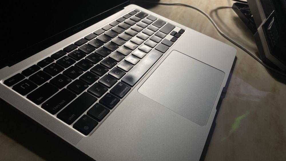 Macbook air m1 256/8