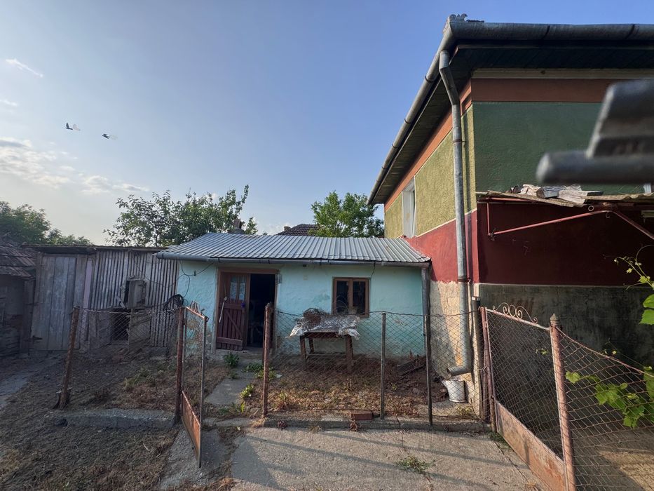 Vând casă la Mesesenii de Jos