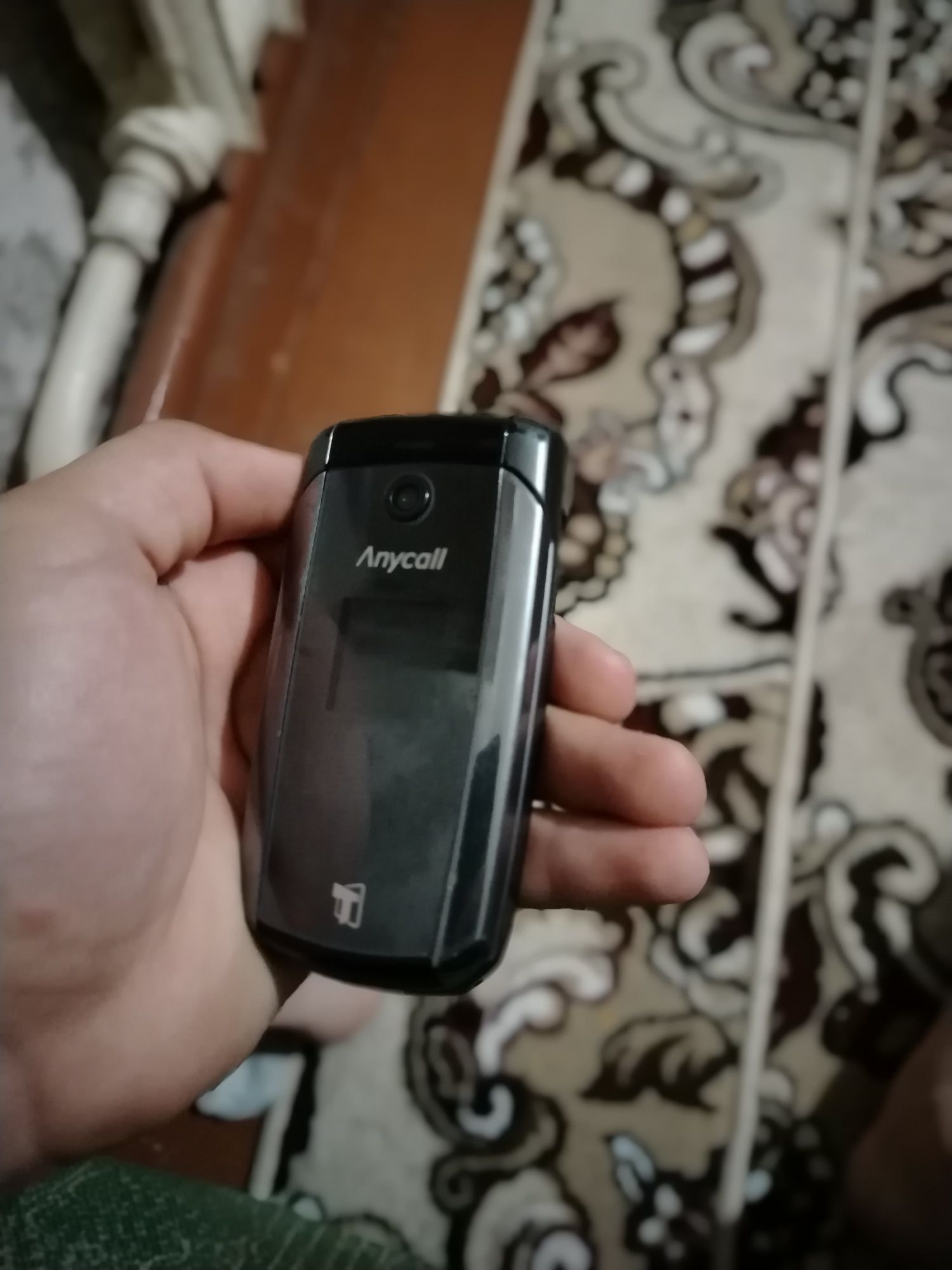 Samsung ANYCALL B590 legushka telefon sotiladi. !
