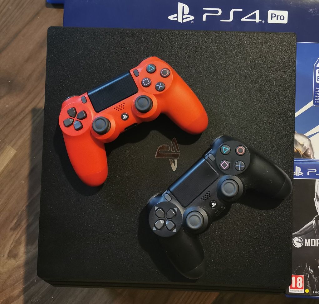 Playstation 4Pro 1TB +2 controlere