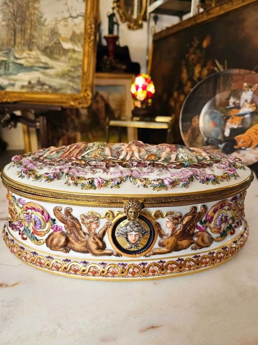 Casetă deosebită"Capo di Monte