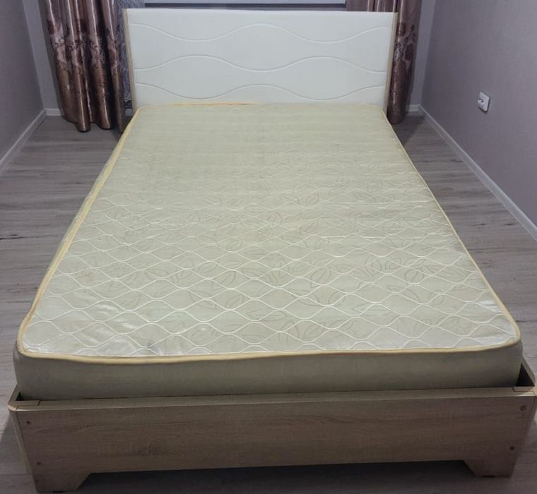 Двухспальная кровать