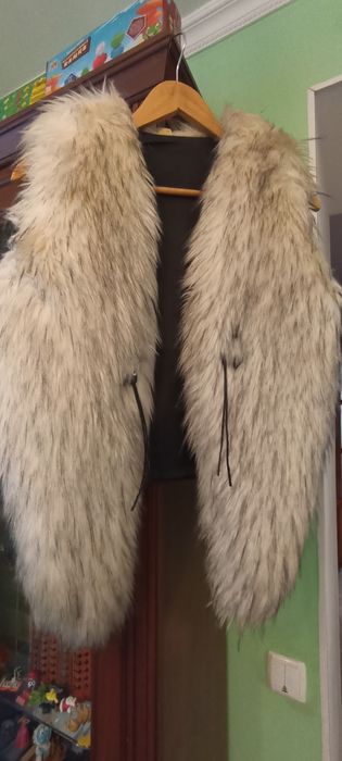 Продам жилетку с искусственным мехом