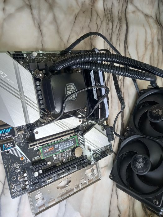Геймърски комплект ASRock B365 Pro4+Intel Core i7-9700KF+24gb+500gbm.2