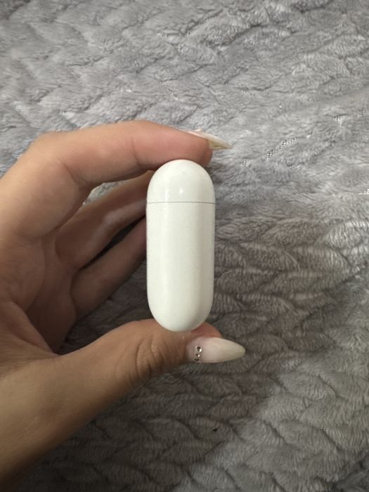 AirPods 2 в перфектно техническо състояние-ОРИГИНАЛНИ