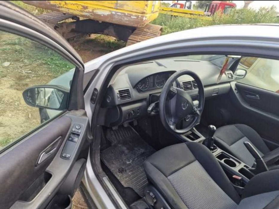 Dezmembrez/Haion/Motor/Fuzeta Mercedes A180D