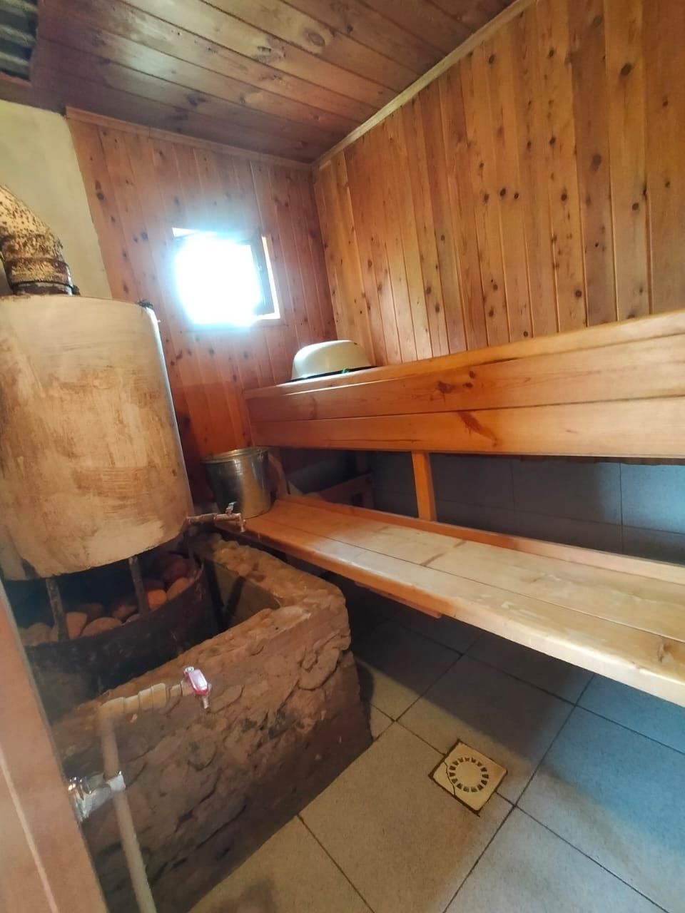 Дом,  посёлок  Актас