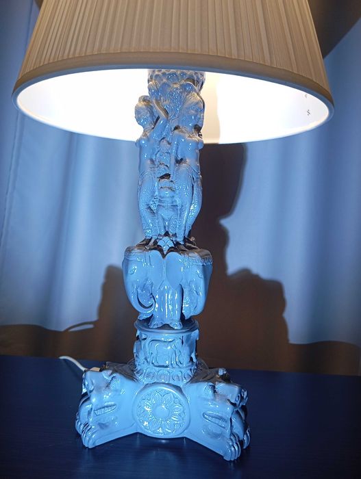 Veioza masiva, exotic sculptata cu elefanti si dansatoare