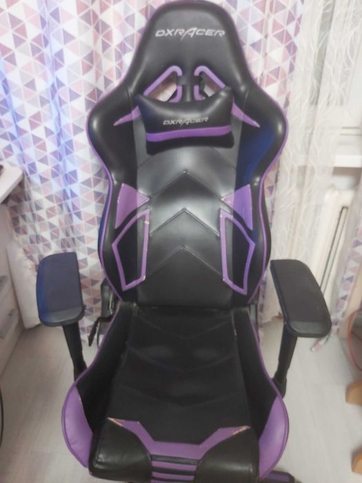 Игровое кресло DxRacer