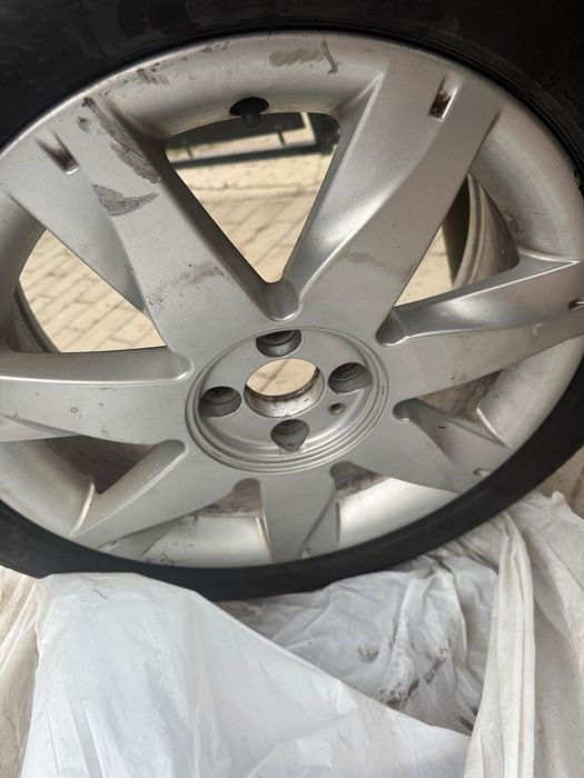 Anvelope Bridgestone Renault vară 4 buc + jante 225/45/R17