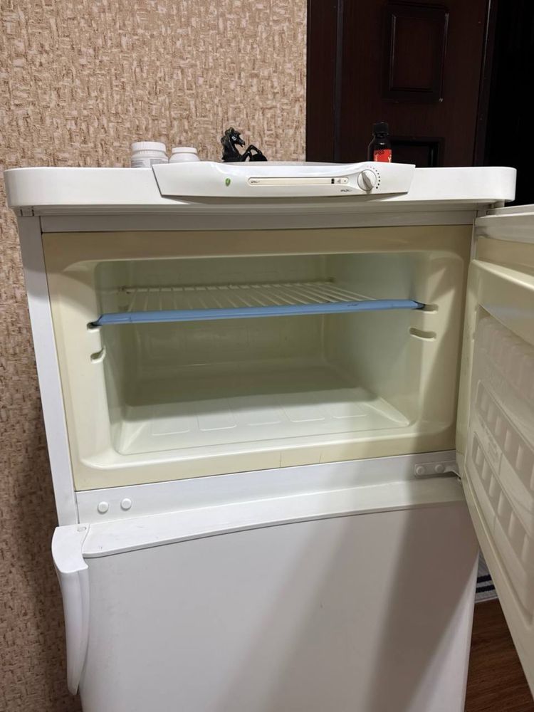 Indesit xaladilnik