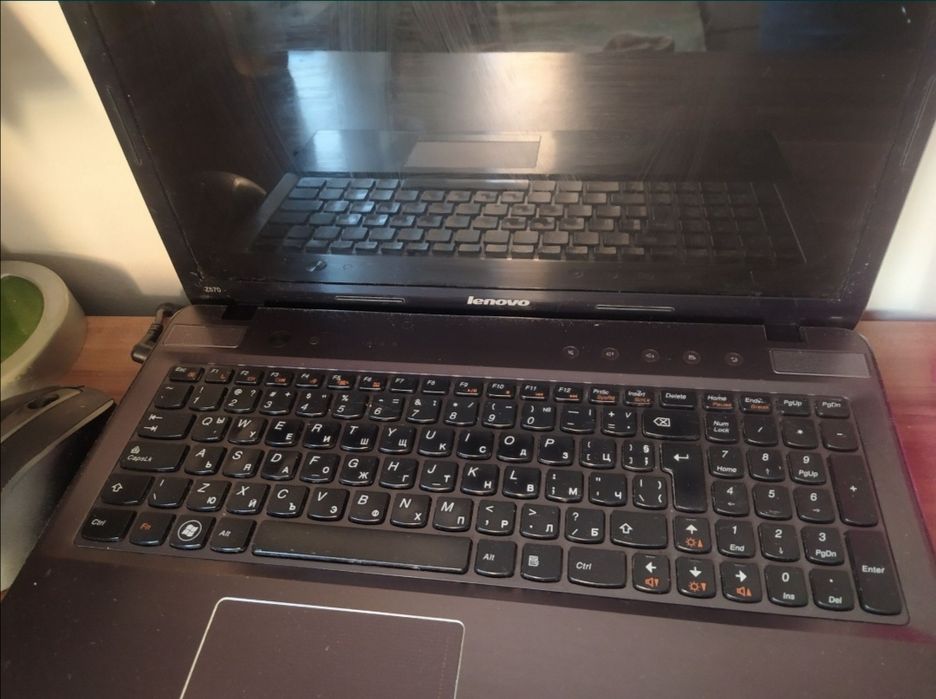 Лаптоп модел Lenovo Z570