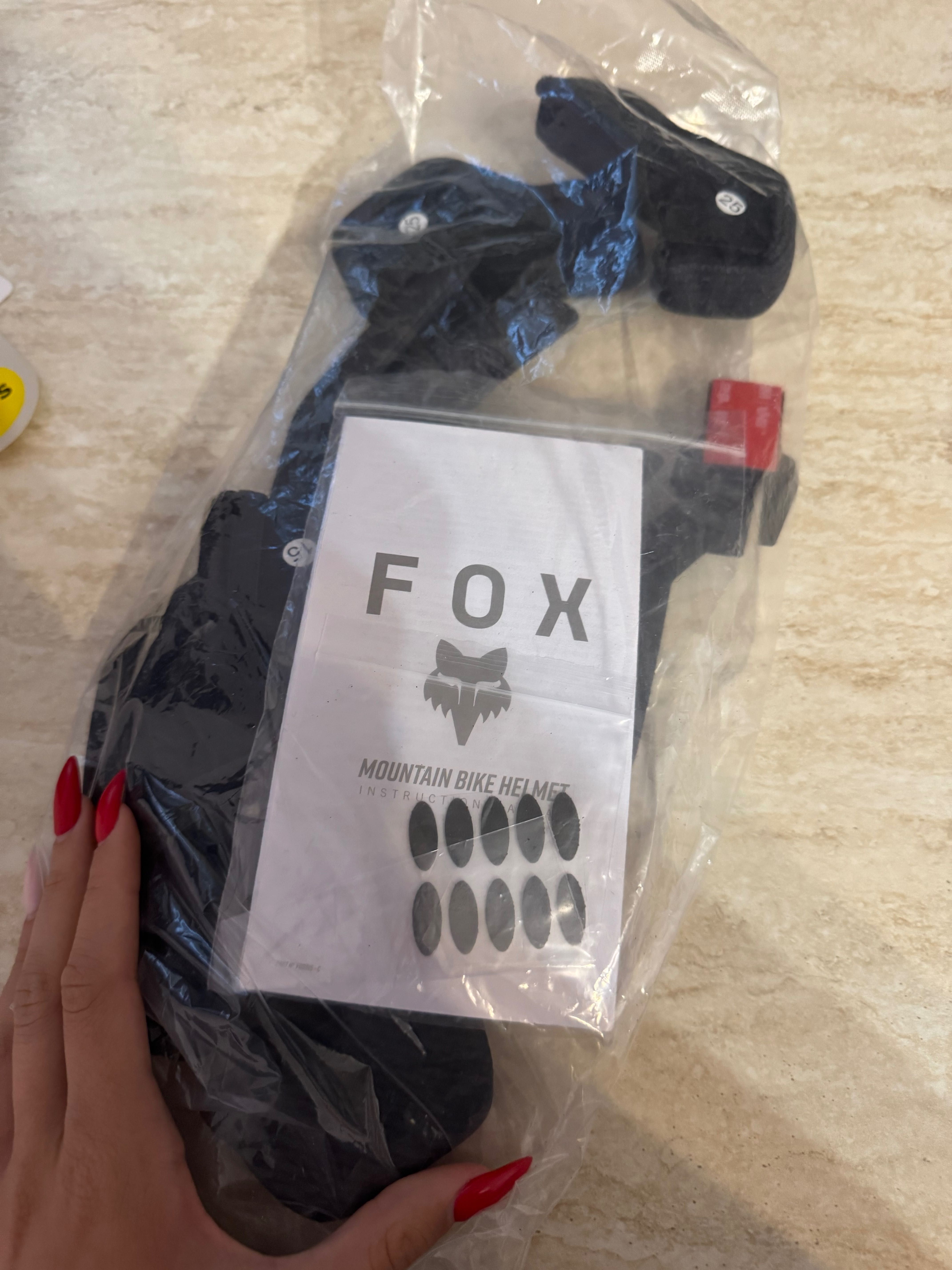 Каска FOX/ за колело