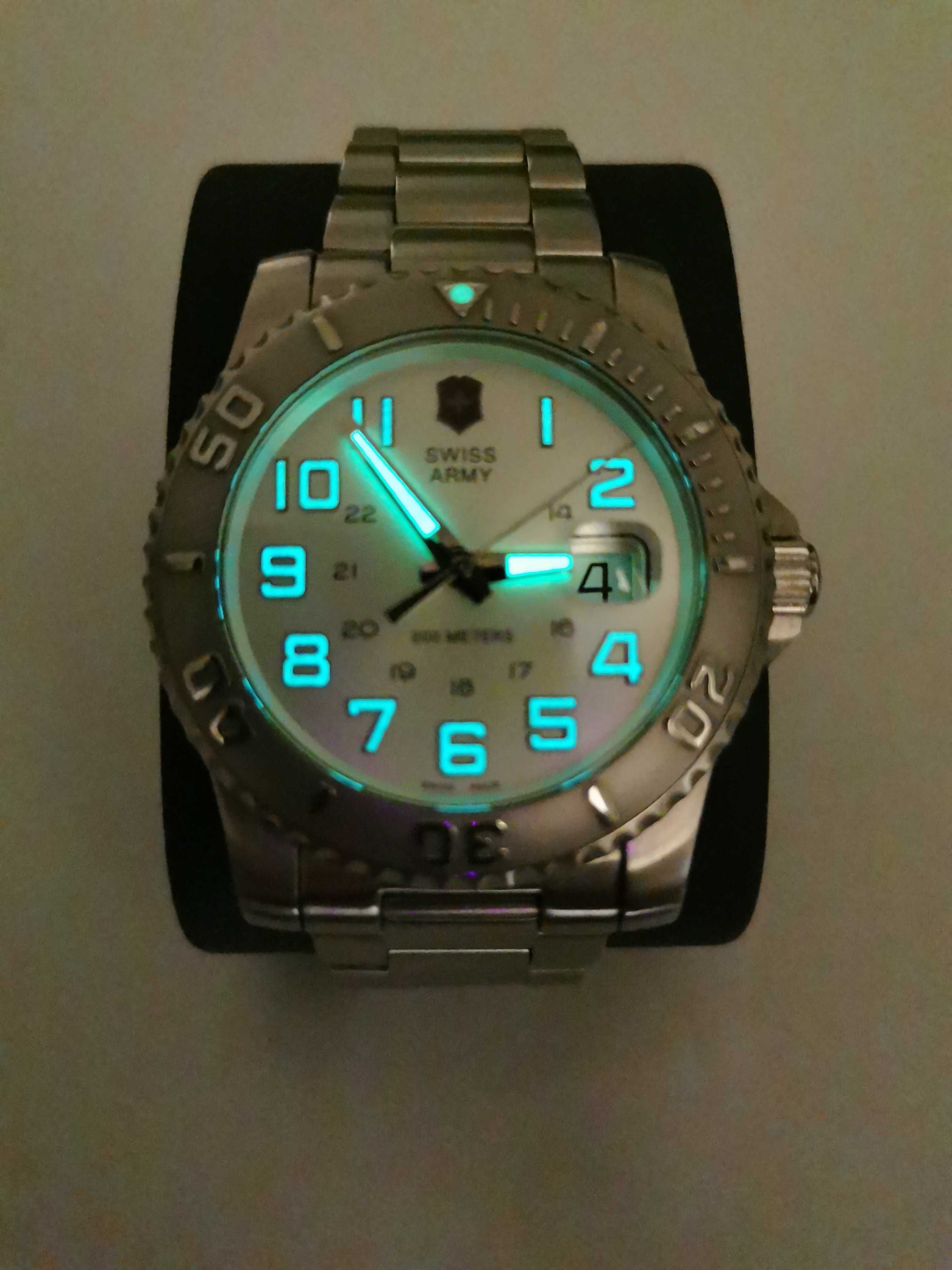 Швейцарски Victorinox Maverick II - 24703 , Quartz, Сапфир, 200m, 43mm