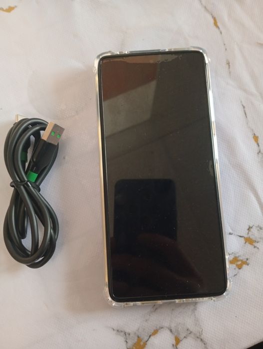 Срочно продам Росо Х3 NFC память 8/128GB в хорошем состоянии