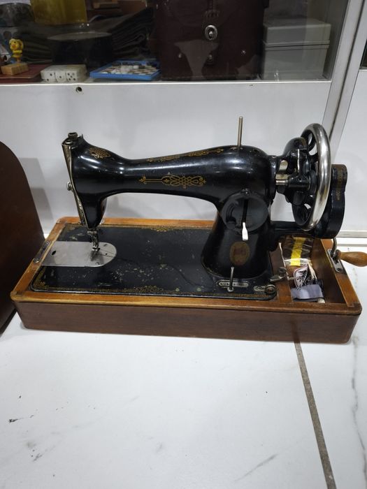 Швейная машина ручная