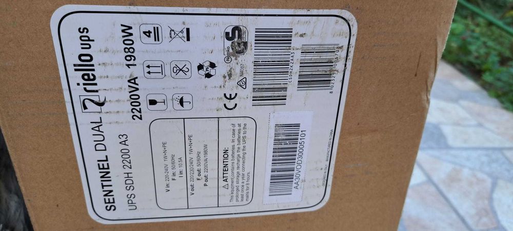 Vand UPS Riello Sentinel Dual SDH 2200 A3 – 2200VA/1980W + Battery Box