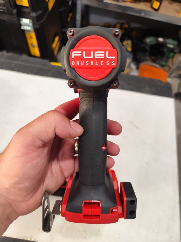 Безчетков акумулаторен импактдрайвър Милуоки Milwaukee M18 FID3 + 5Ah