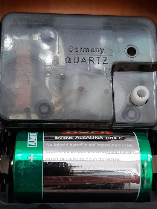 Doua ceasuri Retro pe frânghie