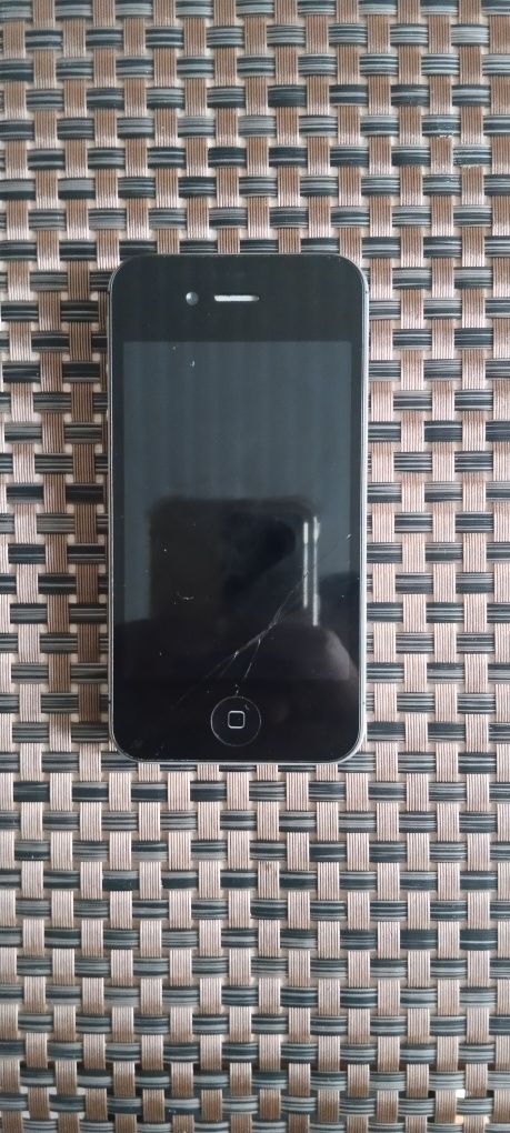 iPhone 4s sotiladi