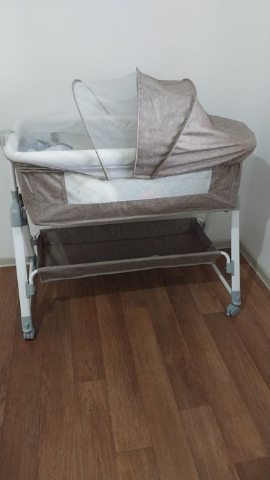 Манеж сатылады, тап таза, көп қолданылмаған.