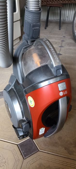 Продам пылесос LG