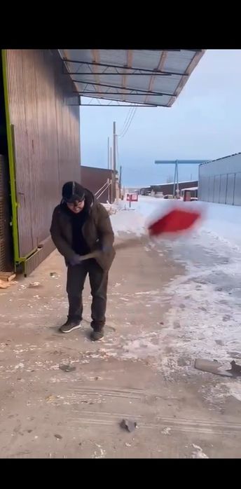 Снегоуборник прочный материала