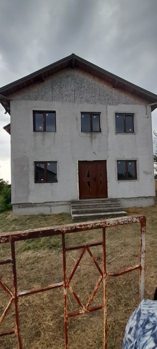 Casa de vanzare golești