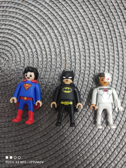Киндер сюрприз DC коллекция супергерои