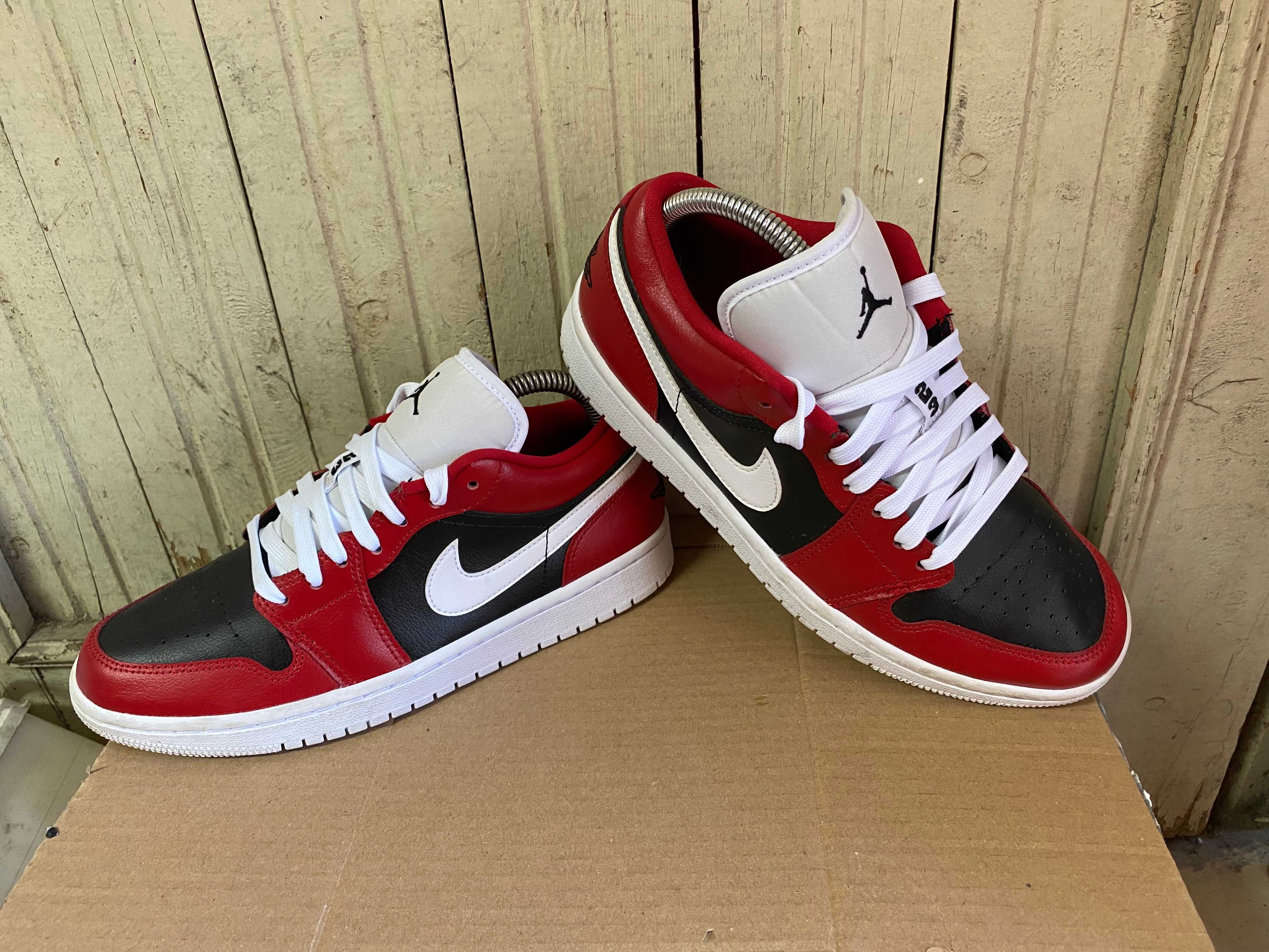 ''Nike Jordan 1 Low Chicago Flip''оригинални маратонки 40.5 номер