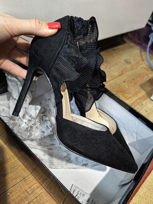 Елегантни обувки с тънък ток