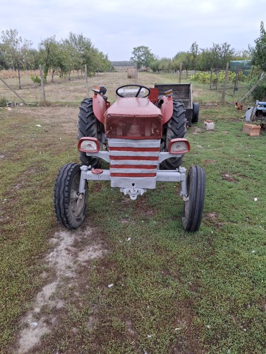 Vând tractor Massey Ferguson