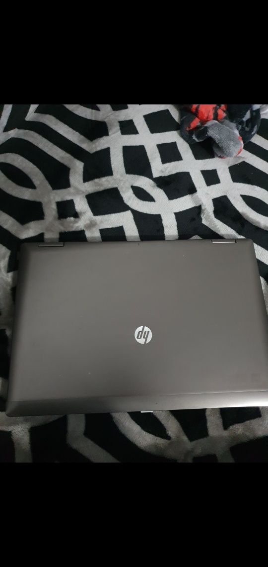 Vând laptop HP în stare buna