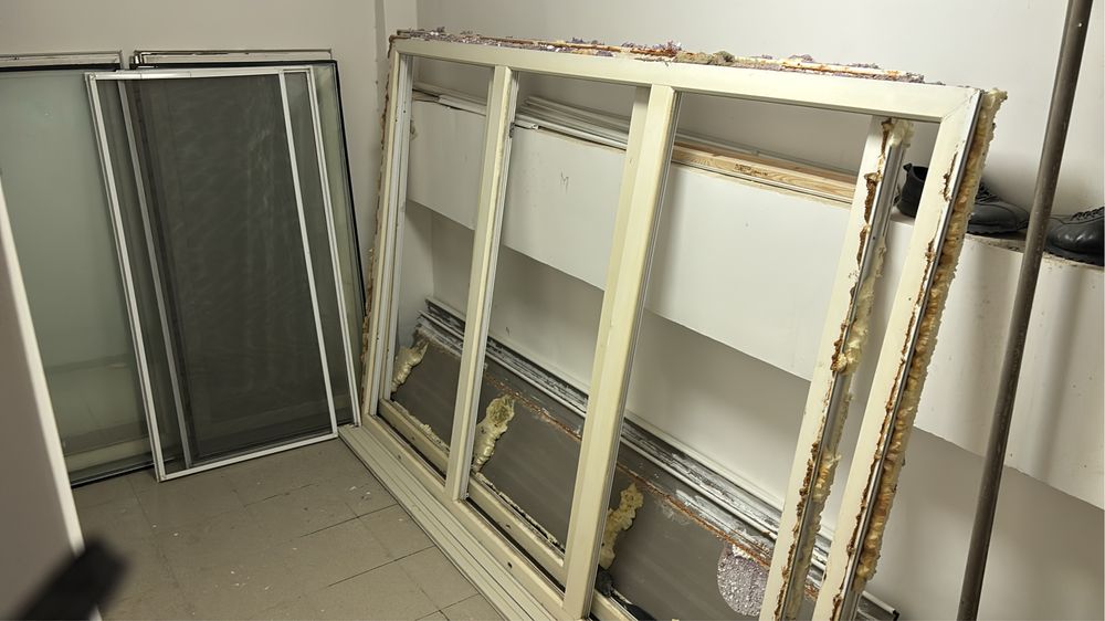 Продаётся окна пластиковые бу  полный комплект
