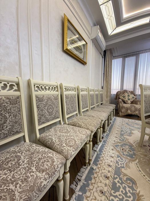 Стол и стулья , для гостинной