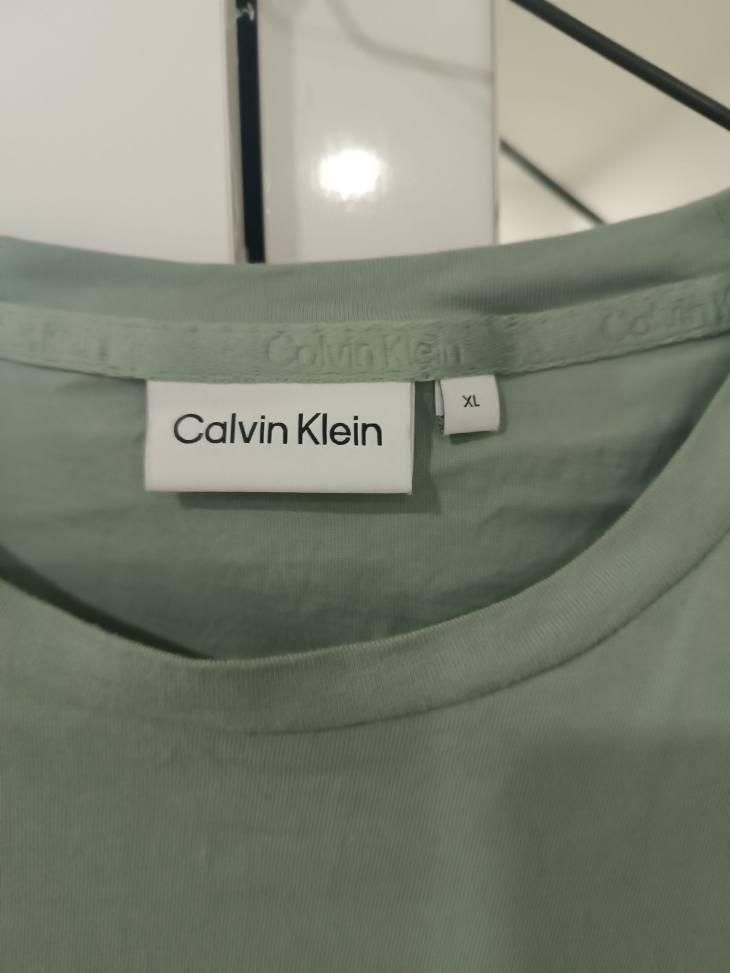 Мъжка оригинална тениска Calvin Klein.