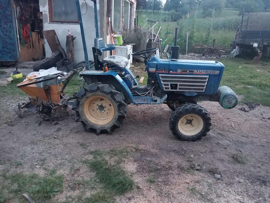 Vând tractor iseki 14 cai cu tot cu semănătoare de cartofi